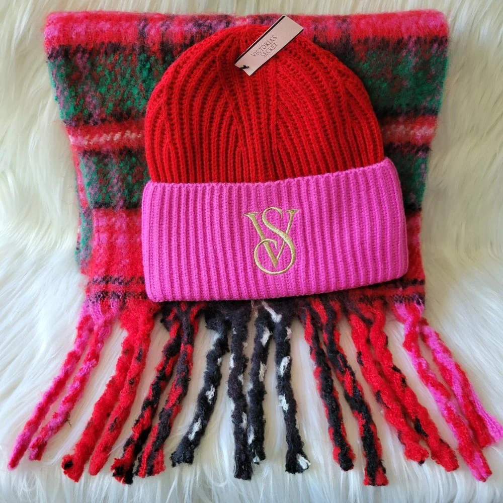 Victoria's Secret Hat and Scarf Set